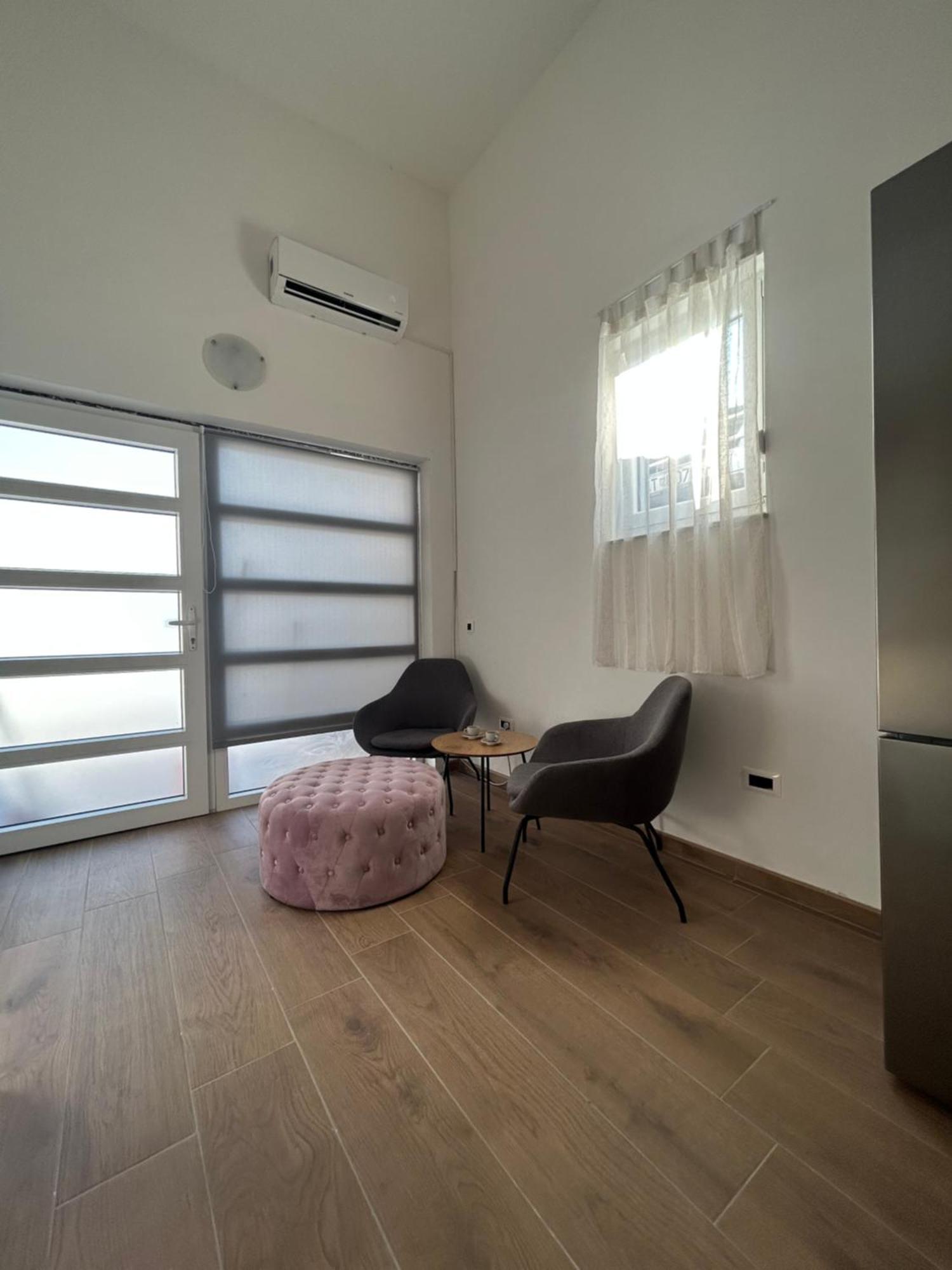 Harmony Suites Bol Exterior foto