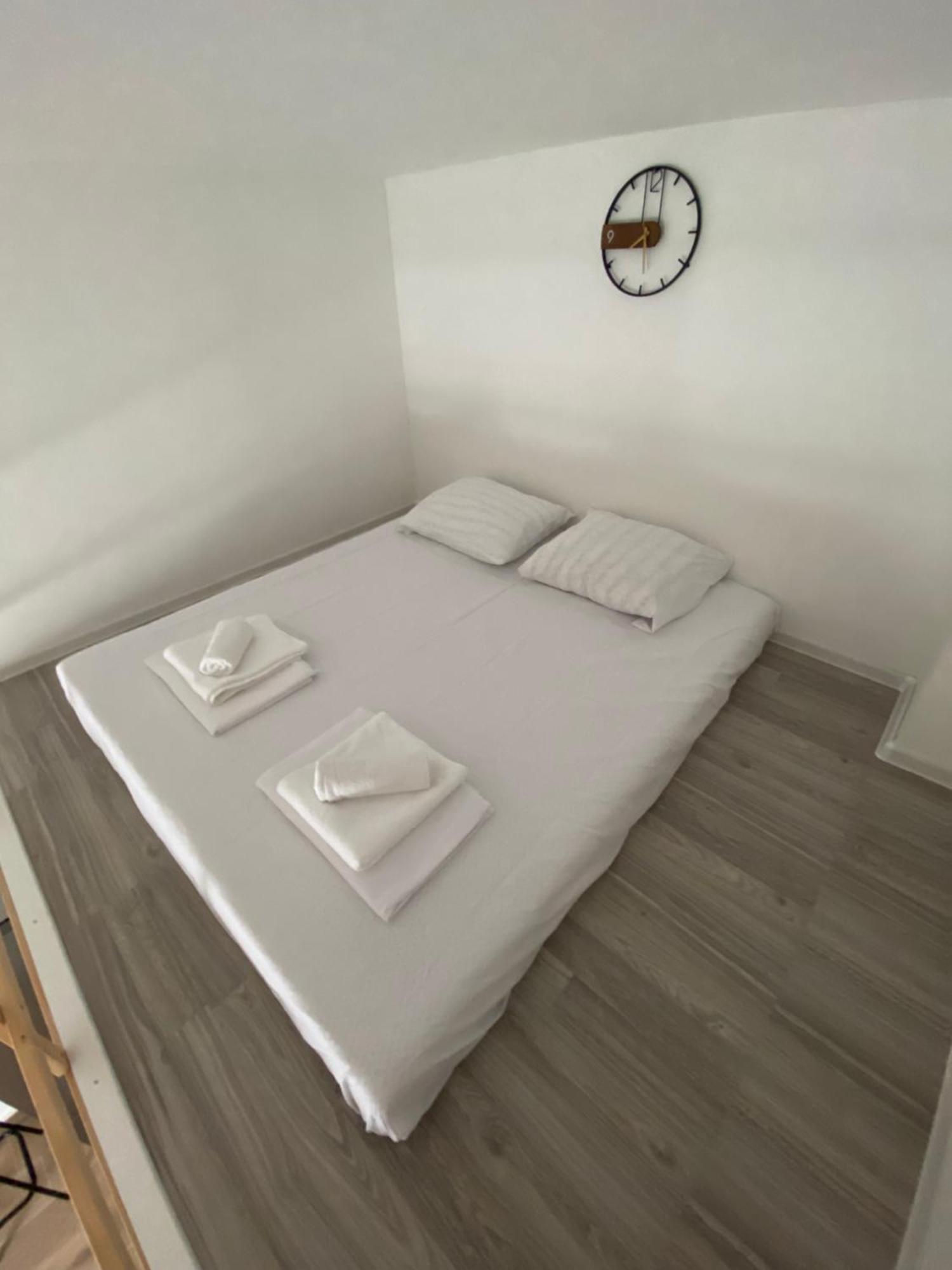 Harmony Suites Bol Exterior foto