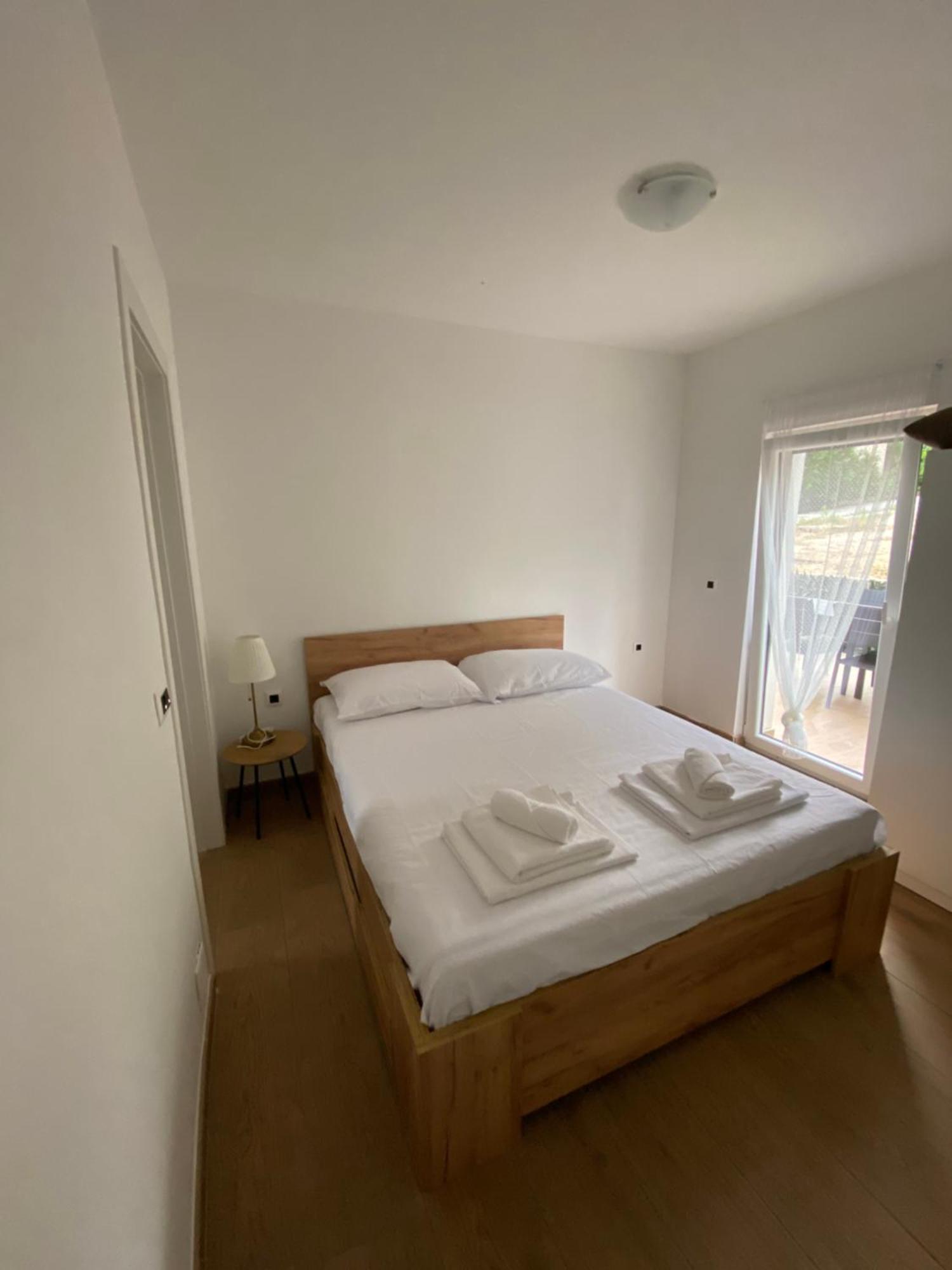 Harmony Suites Bol Exterior foto